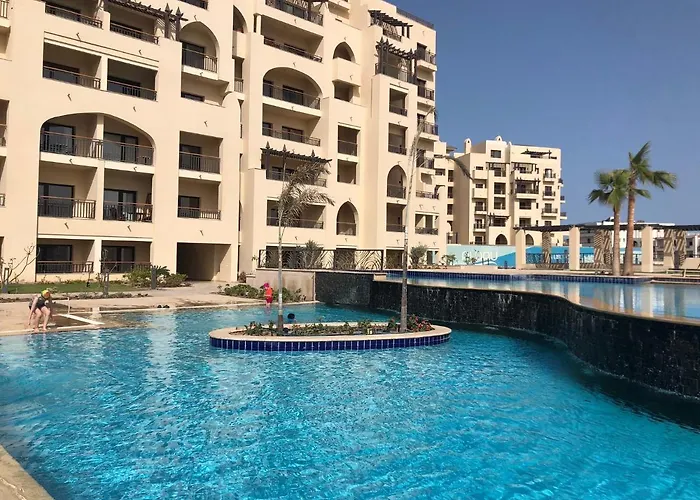 Stylish Pool View In Al Dau Heights Apartment *