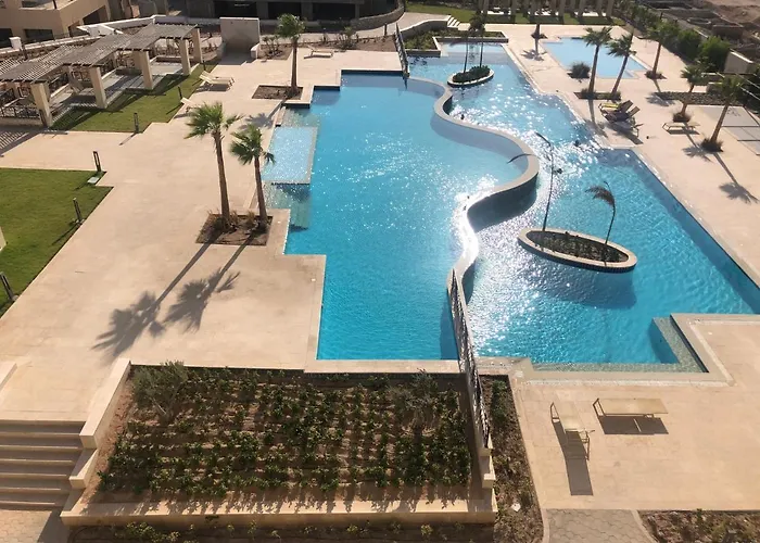 Stylish Pool View In Al Dau Heights Apartment