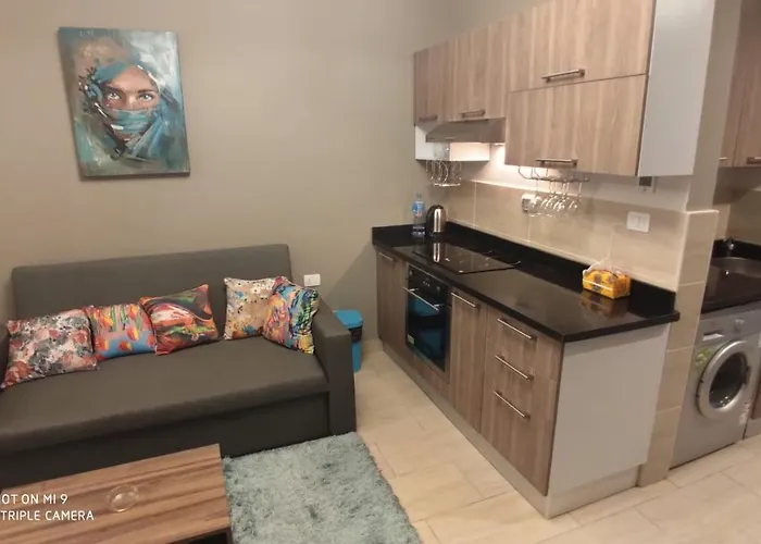 Apartment Stylish Pool View In Al Dau Heights *